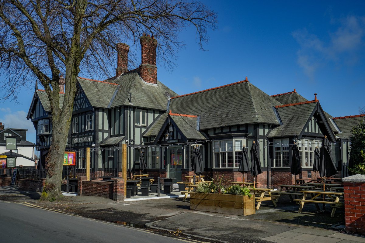 PDSDesignBuild's tweet image. We’re proud to have delivered a full refurbishment for Greene King.

Working alongside Design Management Partnership, our team was led by Greene King Project Manager Joe Greives, PDS Project Manager Joe McMullan and Site Manager Paul Brown.