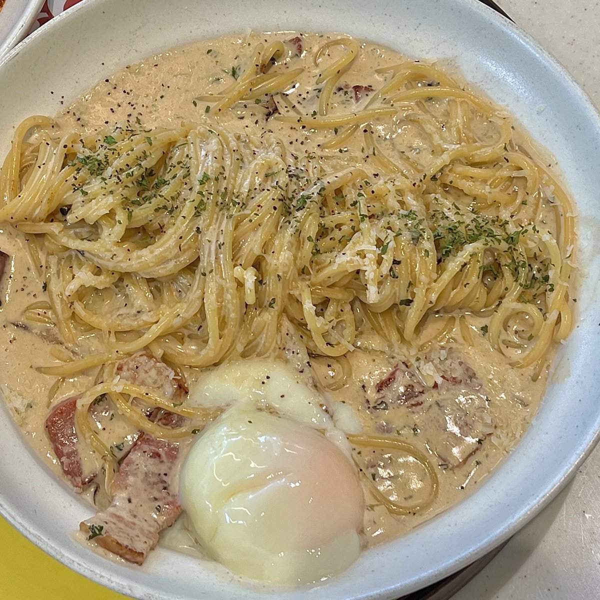 때로는 꾸덕 크림 파스타로도 치유되지 않는 슬픈 일이 있다