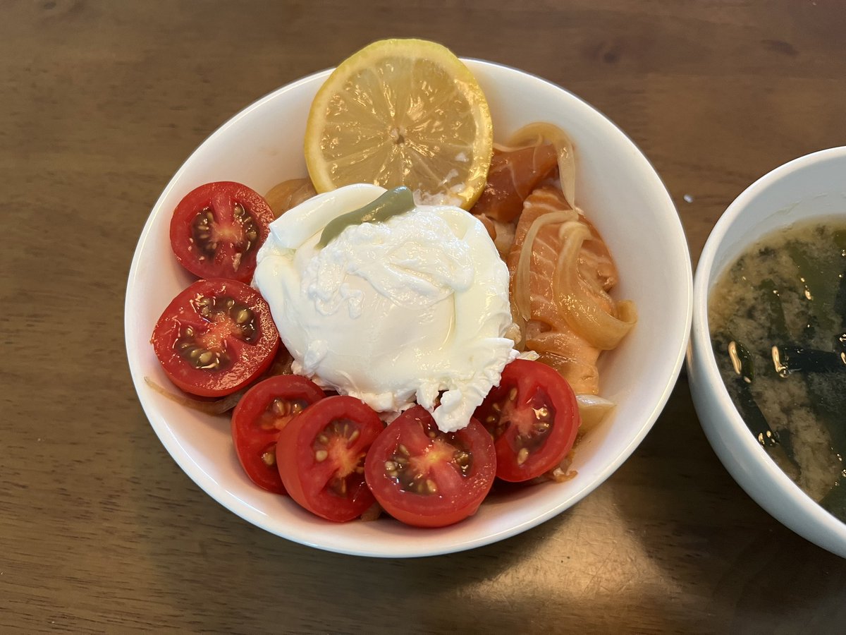 APW6RC's tweet photo. salmon, lemon https://t.co/U7l8PpXvhG
