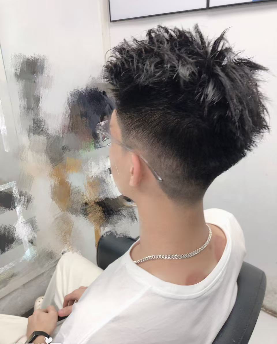 Yokee1840778375's tweet image. 回来了，跑去沉淀打羽毛球了，打是好打，就是有点费钱#羽毛球🏸