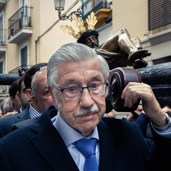 El #RealBetis muestra su máximo pesar por el fallecimiento de Antonio Bustos Rodríguez, exconsejero de nuestra entidad y fiel seguidor de las Trece Barras.

El Club traslada su más sentido pésame a familiares y amigos.

Descanse en paz.

➡ realbetisbalompie.es/noticias/actua…