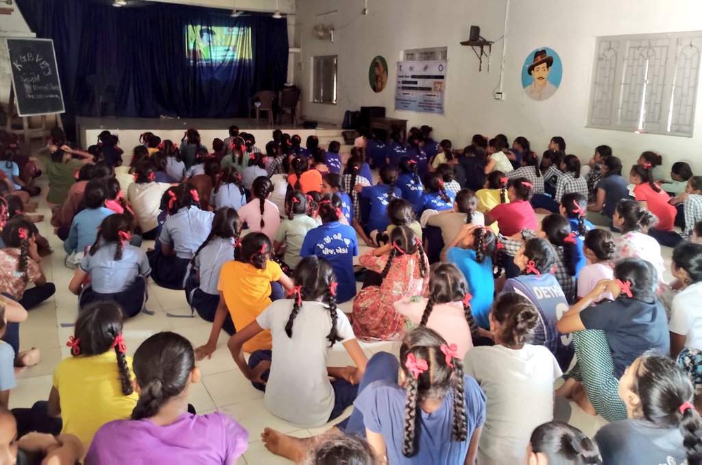 drkalamcsckheda's tweet photo. 🌍✨ Celebrating World Ozone Day – “From Science to Global Action”
@drkalamcsckheda Organised an interactive sessions, video shows & drawing competitions, where young minds shined with creativity, passion & purpose! 🌱🙌
#WorldOzoneDay #CSC-Kheda #SaveOzone https://t.co/Hk3Vcj76vN
