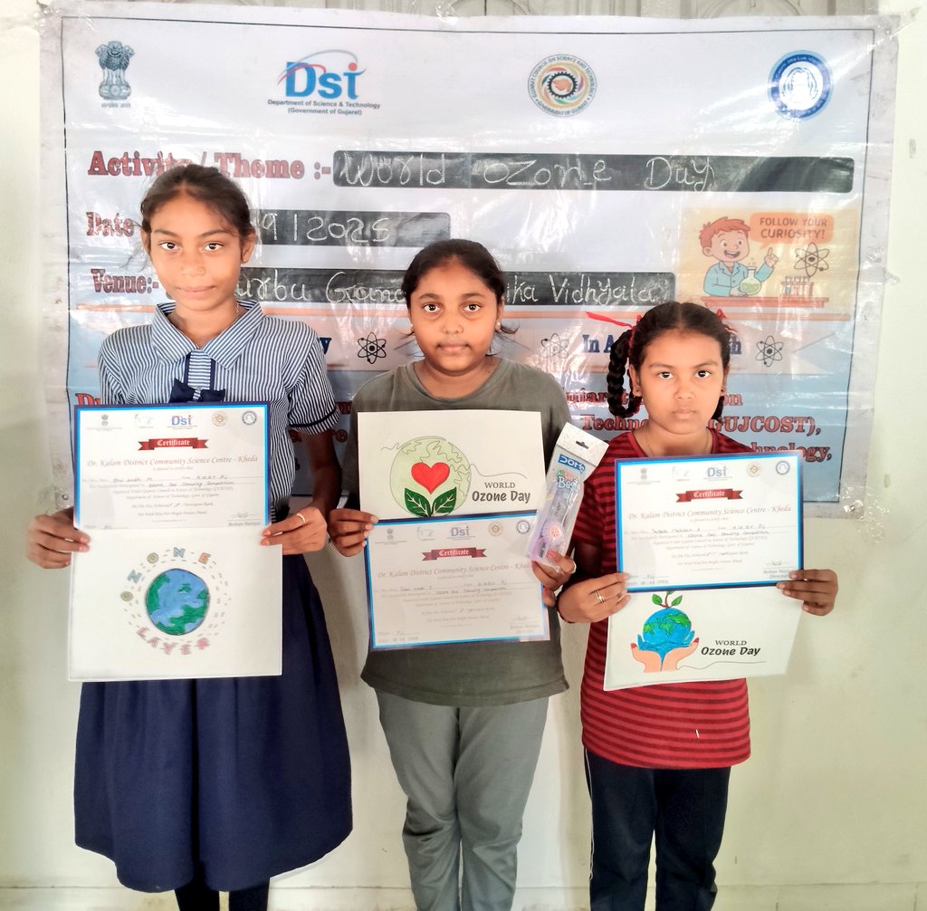 drkalamcsckheda's tweet photo. 🌍✨ Celebrating World Ozone Day – “From Science to Global Action”
@drkalamcsckheda Organised an interactive sessions, video shows & drawing competitions, where young minds shined with creativity, passion & purpose! 🌱🙌
#WorldOzoneDay #CSC-Kheda #SaveOzone https://t.co/Hk3Vcj76vN