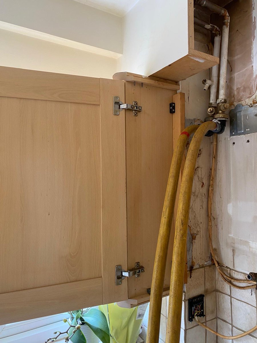markfrostpah's tweet image. 💨💧 #Powerflush in progress!

We&apos;re giving our client&apos;s #heatingsystem a deep clean to remove sludge, rust, and debris - helping radiators heat up properly, improving efficiency, and keeping the #boiler running smoothly. 🔥✅ 

Is your system due a power flush? 

#Caterham