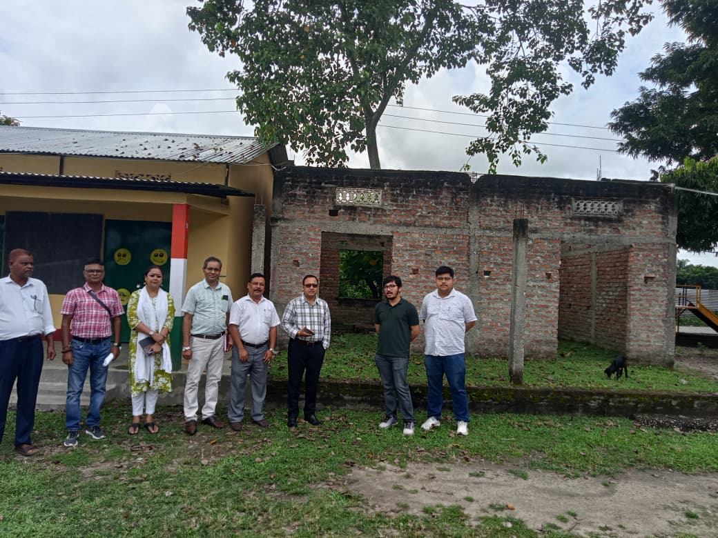 DCSonitpur's tweet image. 📌 Inspection of Schools &amp;amp; Public Sites | 14 Sept 2025
DC Shri Ananda Kr Das, with CO Shri M Buragohain, AC Shri N Chetia &amp;amp; IS Shri Prabhat Das, inspected MSDP-funded schools and also reviewed Bhaluk Jharoni Water Body &amp;amp; Gahan Udyan, Sonitpur.
#Sonitpur #MSDP #PublicWelfare