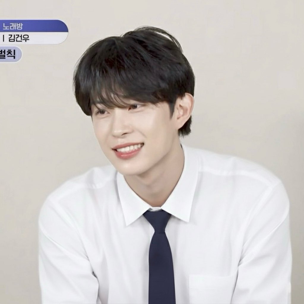 교복 김건우 존나 좋은느낌을 줌…
(제미나이야 고마워)