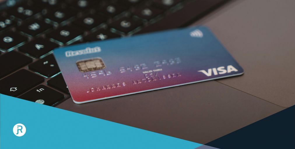 Door frauduleuze afschrijving de bankrekening leeggetrokken? In veel gevallen vergoedt de bank het weggenomen bedrag. Maar wat is vervolgens de positie van de bank in de strafzaak tegen de fraudeur? Kantoorgenoot Thom Dieben schreef er uitgebreid over: jahae.nl/nl/nieuws-publ…