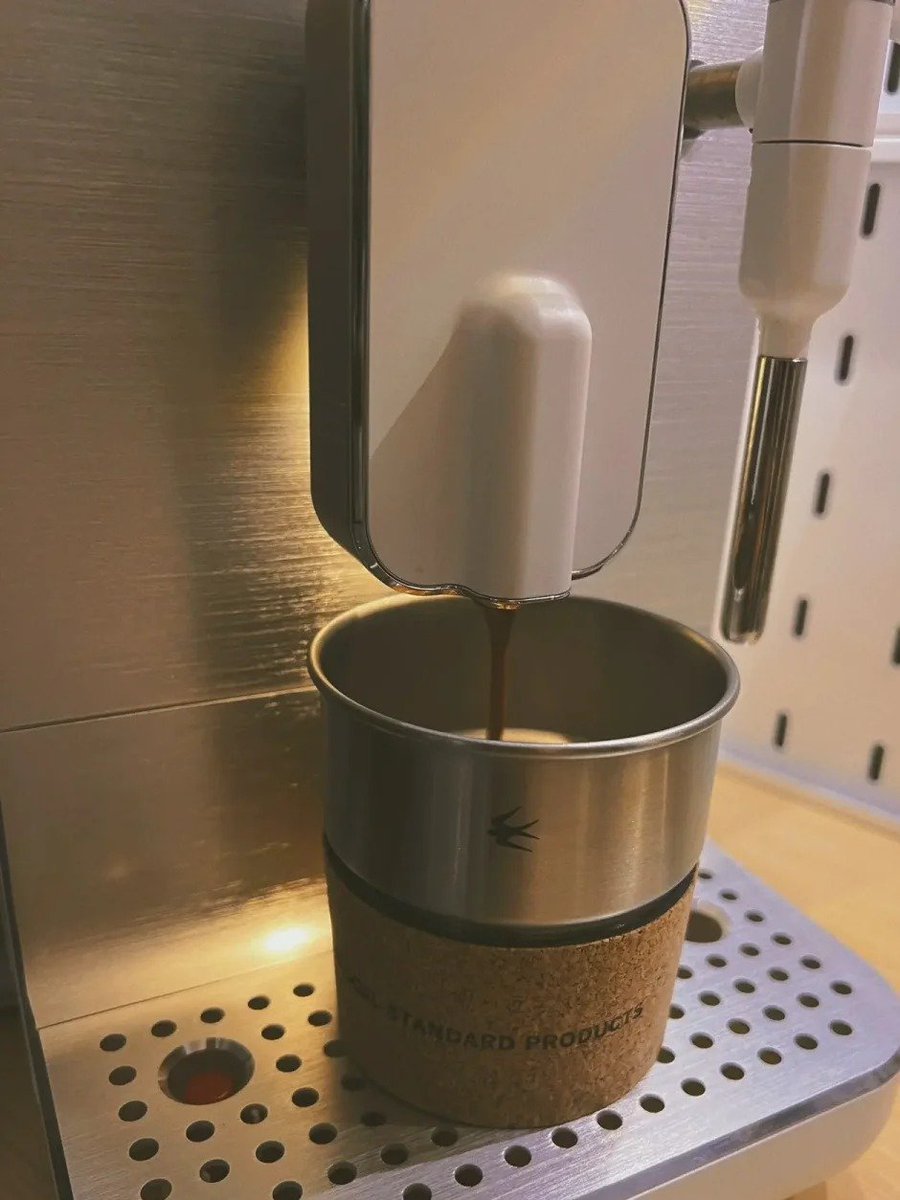 Moreau66497's tweet photo. Break the morning drowsiness with a cup of coffee😁 https://t.co/L8UfRln7dD