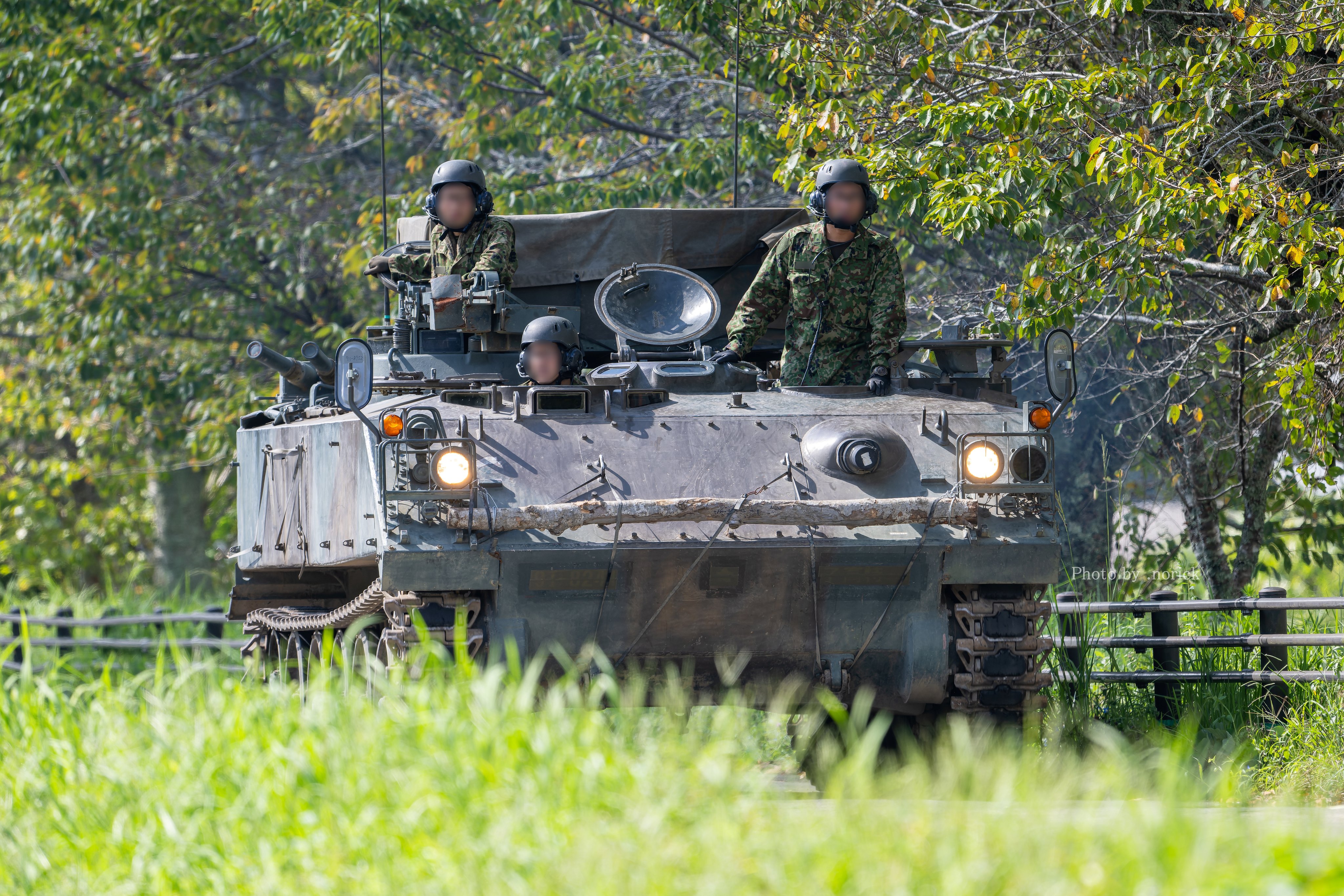 73式装甲車 - Search / X