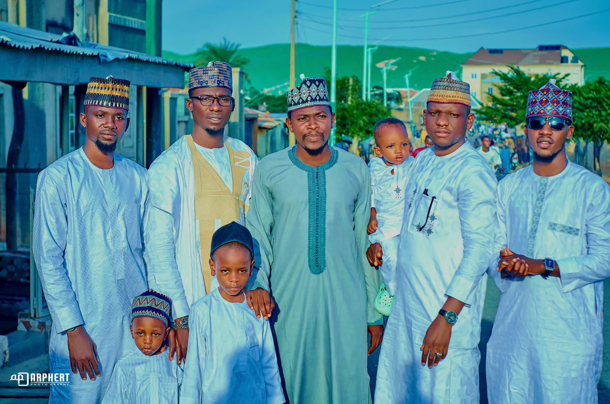 MisilliWeb3's tweet image. #ALHAMDULILLAH 
ina kara godiya ga Allah daya azurtani da karuwa ta #Aure
Allah yasa wannan Aure ya zama alkairi a garemu duniya da lahira Ameen
Ina kara godewa yan uwa da abokan arziqi wanda suka bafa gudwansu akan wannan aure
Allah ya sakawa kowa da alkairi Ameen 😘🙏🫂😊🔥🥰