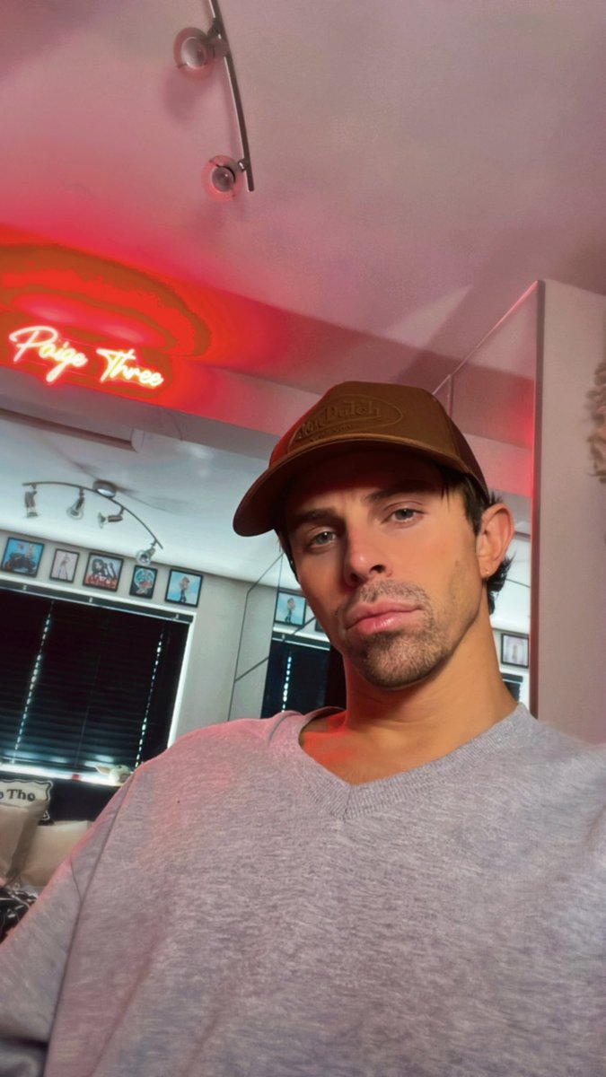 Happy Thursday from the Drag Room