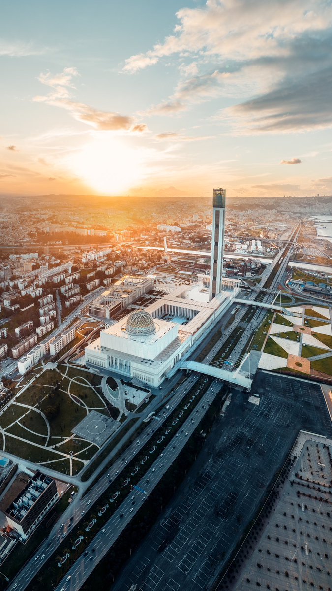 This is not Riyadh in Saudi Arabia. 

This is the tallest minaret in the world, the Djamaa el Djazaïr (Great Mosque of Algiers) in Algeria 🇩🇿.