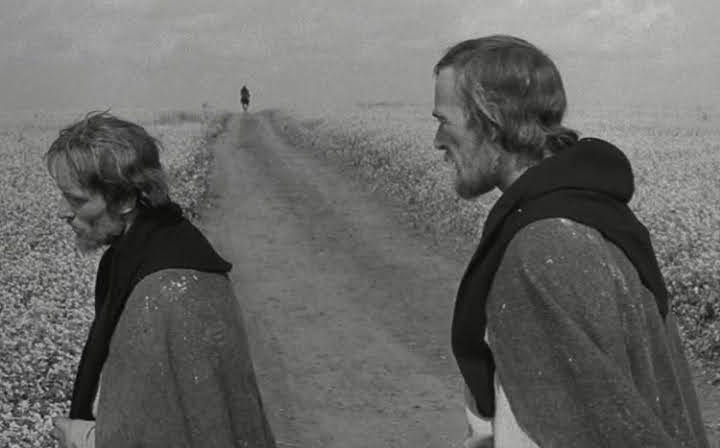 IntraPartes's tweet image. Kelimeleri bile bayatlatan çok ruhsuz bir yeryüzünde, ruhsuz bir çağda yaşıyoruz.