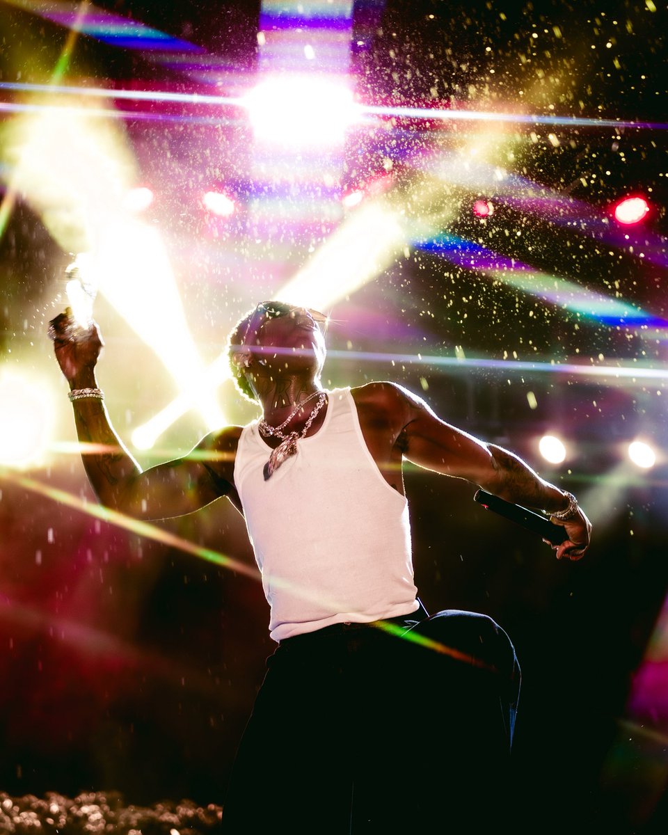 JadaImaniM's tweet image. WizKid photographed by me for Afro Plus Fest 🤩