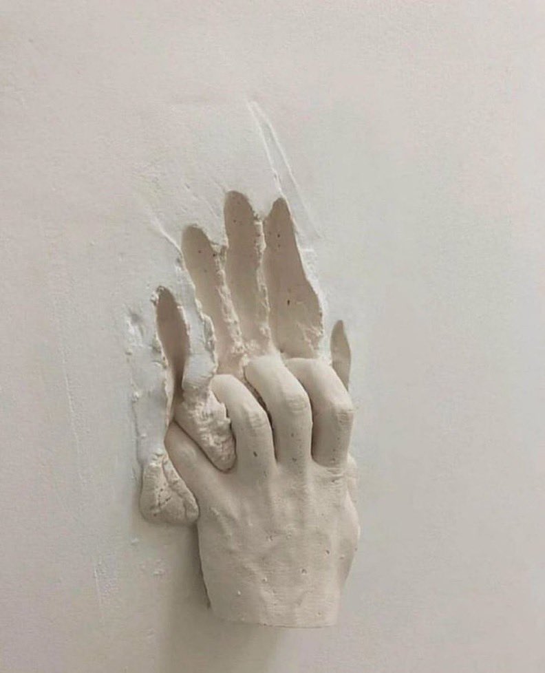 “Bırak hakikat incitsin seni. Bir yalan avutacağına.”

—Kemal Sayar