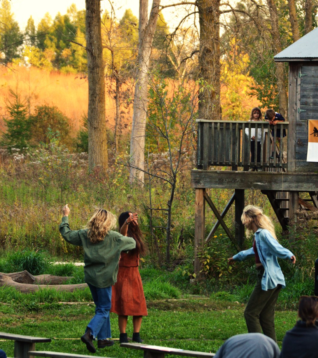 SAT, OCT 4 | AUTUMN ACOUSTICS MUSIC FESTIVAL: Where you get a whole day of rockin’ outdoor music on two stages, fantastic fall views, food trucks, coffee, baked goods, beverages, art stations, and extremely great vibes. 
riveredgenaturecenter.org/program/autumn…
#wisconsin #itsfallyall #milwaukee