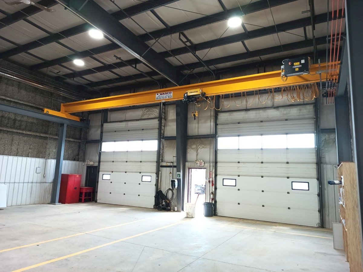 MascoCrane's tweet photo. A newly installed 5 Ton Free Standing Crane System installed for one of our repeat customers in Blackfalds,AB. This 5 Ton TRSG Crane is 44’ Span and includes a @StreetCrane ZX6 Wire Rope Hoist. #bridgecrane #albertabuilt #cranespotting #hoists https://t.co/rZocqZzyW8