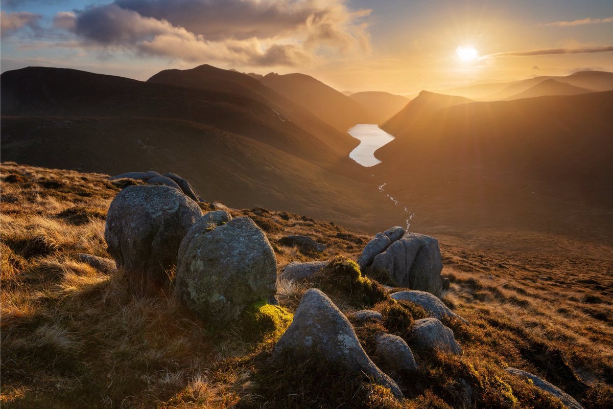 Hiberniaphoto's tweet image. Mourne light