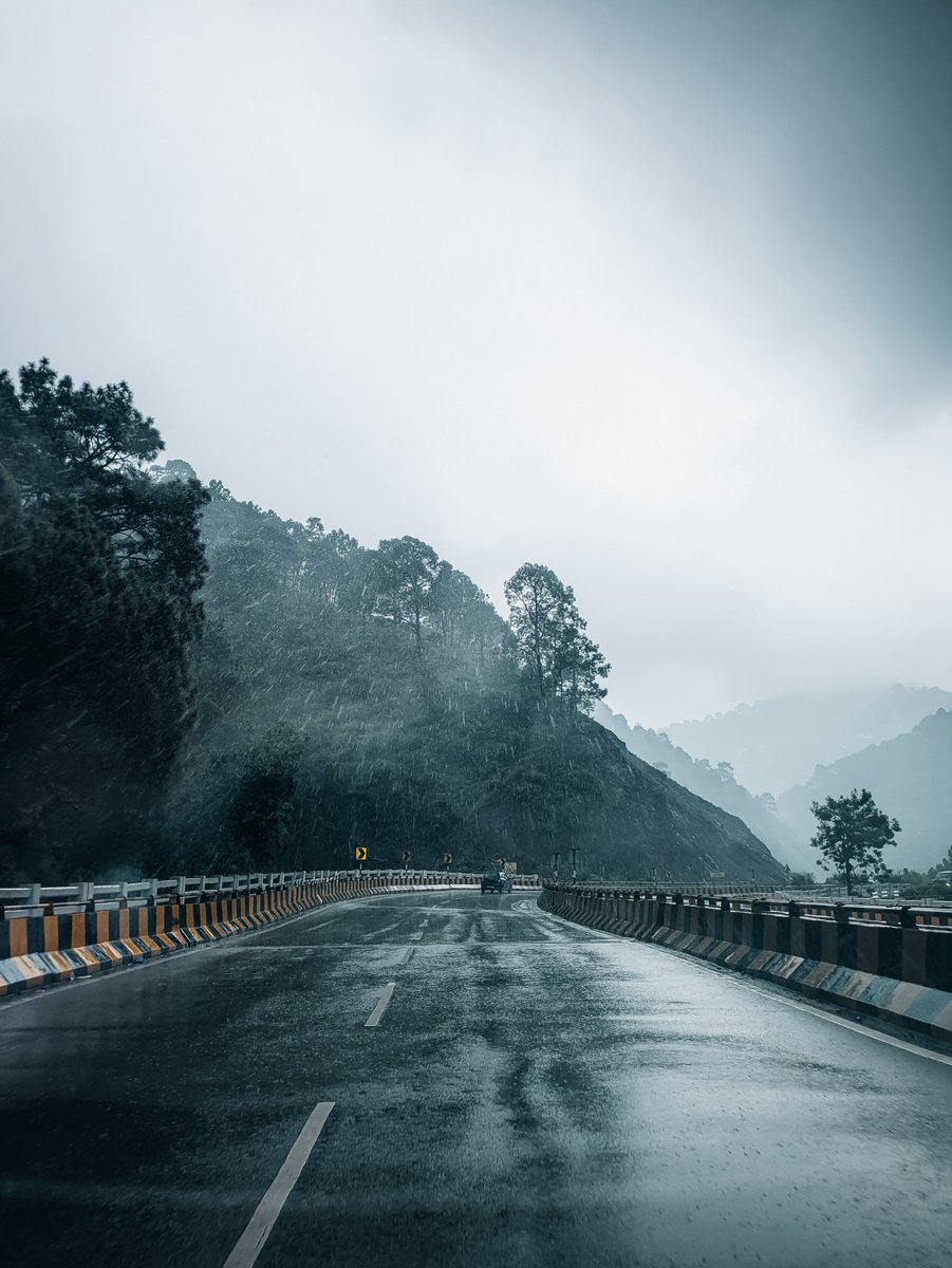 thesolorover09's tweet image. Monsoon Magic captured on the go while travelling @GoogleIndia #Pixel7a @madebygoogle @Google #googlepixel #teampixel #Monsoon