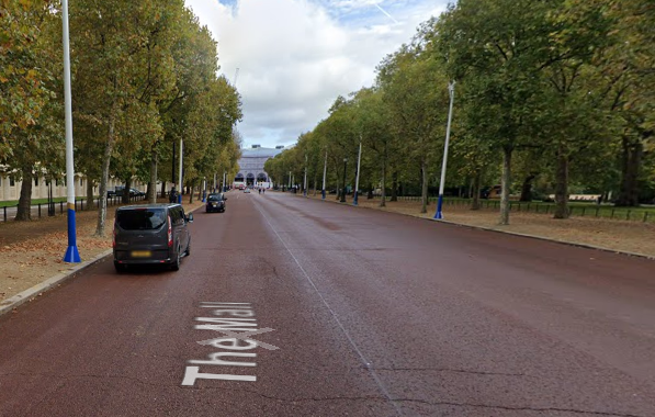 Scrumptious72's tweet photo. @Steven41849941 @Macurian1 @smile2jannah I know I shouldn't respond to bots, but I couldn't help myself. Marble Arch is not on The Mall...try again... https://t.co/tJzmxPzrv8