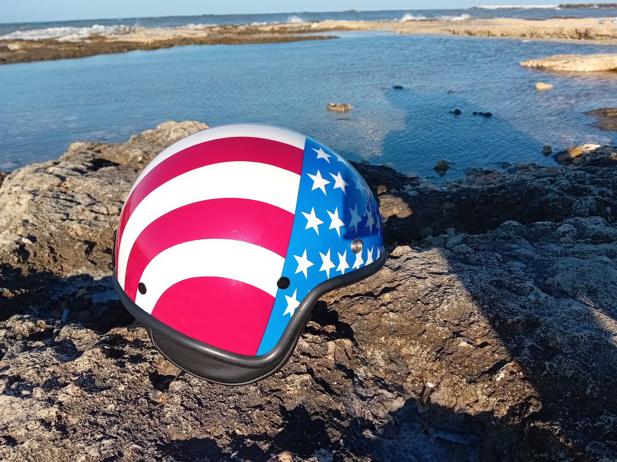 LuigiRocco4's tweet image. #4september maestrale molto teso 🌊 mola di bari