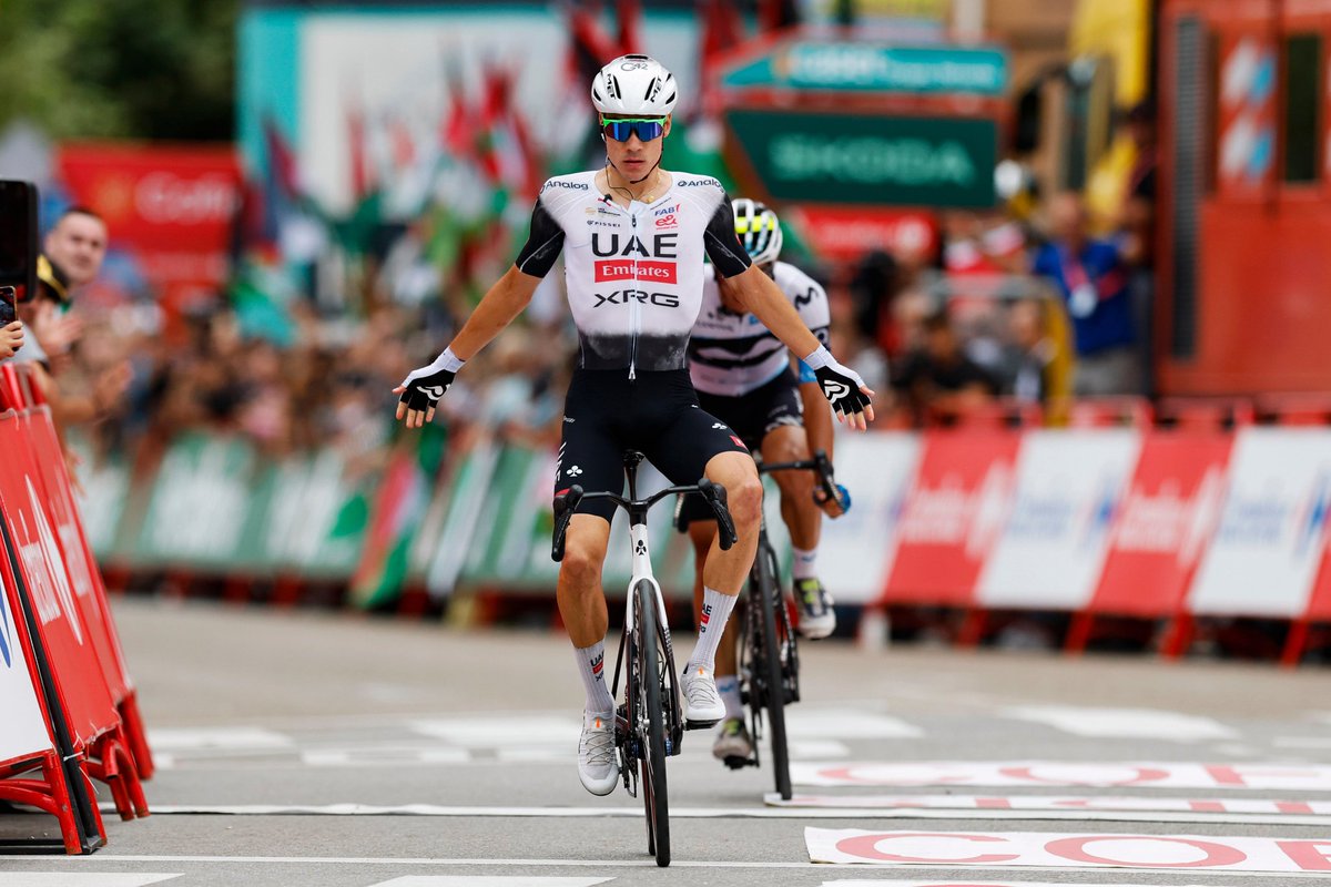 12. etap:

🥇 Juan Ayuso
🥈 Javier Romo
🥉 Brieuc Rolland

#LaVuelta25