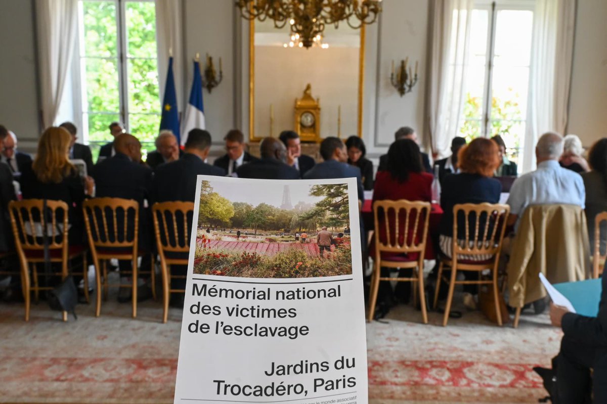 outremer_gouv's tweet photo. Lancement au ministère des Outre-mer du comité de pilotage du Mémorial national rendant hommage aux victimes de l’esclavage.

Situé dans les jardins du Trocadéro, il sera vu par des millions de visiteurs et son rayonnement dépassera nos frontières. https://t.co/8G50TaYzba