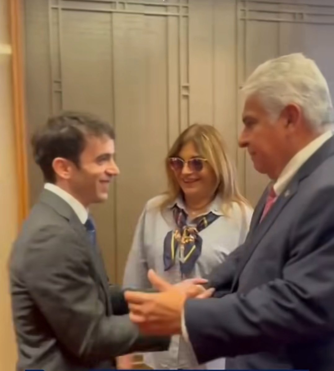 Saul Gallardo (@saulgallardo07) on Twitter photo En el marco de su gira a Japón, el presidente de Panamá, <a href="/JoseRaulMulino/">José Raúl Mulino</a>, hizo el anuncio oficial del inicio del proceso de desarrollo y construcción de un gasoducto por el Canal, como parte del nuevo corredor energético que se desarrollará y será una de las mayores inversiones En el marco de su gira a Japón, el presidente de Panamá, <a href="/JoseRaulMulino/">José Raúl Mulino</a>, hizo el anuncio oficial del inicio del proceso de desarrollo y construcción de un gasoducto por el Canal, como parte del nuevo corredor energético que se desarrollará y será una de las mayores inversiones