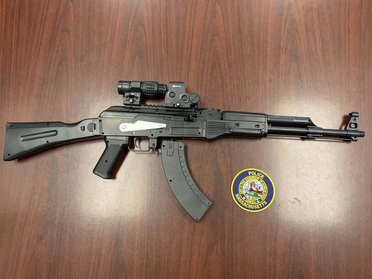 upuknews1's tweet image. #BREAKING: Juvenile Identified After Brandishing Air Gun in Lowell, Prompting Large Police Response

#Lowell #AirGun #LowellPolice