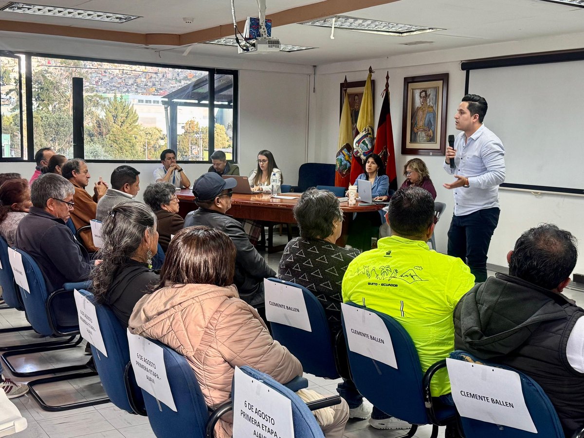 💙❤️ #ZonalesEnAcción | ¡San Bartolo celebró una gran jornada de democracia ciudadana! ✨

Vecinas y vecinos participaron en la asamblea de presupuestos participativos, donde se definieron las obras que harán de la parroquia un lugar más digno y solidario. 🙋🏻‍♂️🙋🏽‍♀️

#QuitoRenace
