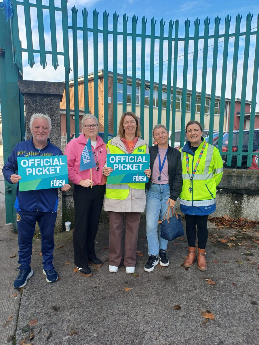 Day 6. Still standing strong.
Our members remain united, determined, and unwavering.
This fight is about fairness. This fight is about pension parity.
We’re not backing down. ✊

<a href="/forsa_union_ie/">Fórsa trade union</a>
<a href="/Forsaschoolsecs/">Fórsa School Secretaries</a>

#Day6 #PensionParity #Solidarity