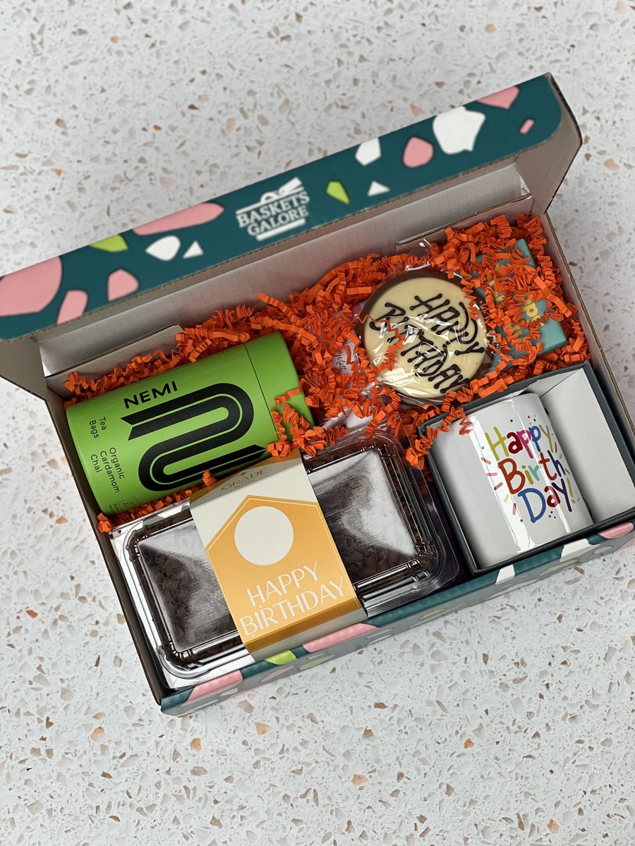 Today's Gift Basket Of The Day is the ''Uniquely You Birthday Hamper Gift" 🎂

ow.ly/50Bo50WP35R

Follow &amp; RT to enter #prize draw to #win a Gift Basket. 

More info via our blog. 

#dailydispatch #gifts #competition #giftbasketsrule #birthdaygiftideas
