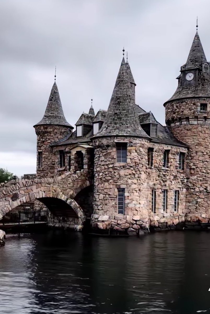 NorSecure's tweet photo. #Boldt Castle, #Ecosse https://t.co/ikuSUtFSro