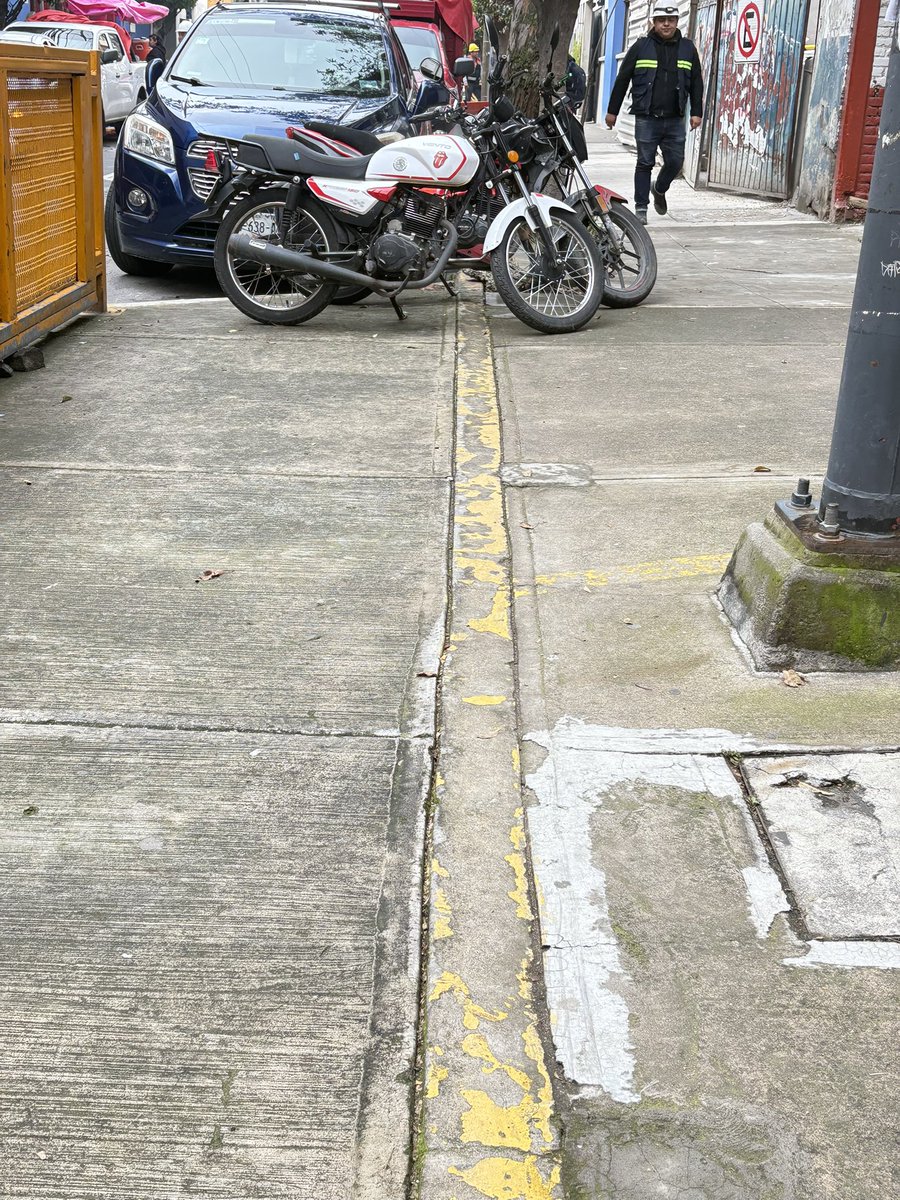JorgeAnta3's tweet photo. @UCS_GCDMX @OVIALCDMX @SSC_CDMX @AlcCuauhtemocMx @AlessandraRdlv https://t.co/HBsjqg4s3A