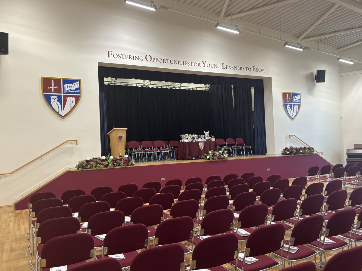 The stage is set and we eagerly anticipate welcoming our guests to the annual School Prize Distribution this evening, a celebration of our senior pupils’ curricular achievements.

#thefutureisfoyle 💫