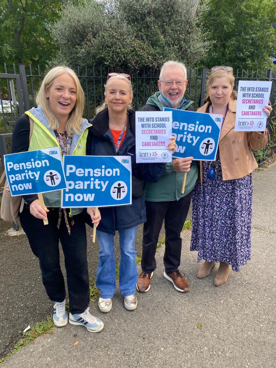 of_wedgewood's tweet image. Out in support of our wonderful and irreplaceable secretary Suzanne again today before school. The chairperson of our Board of Management joined us this morning