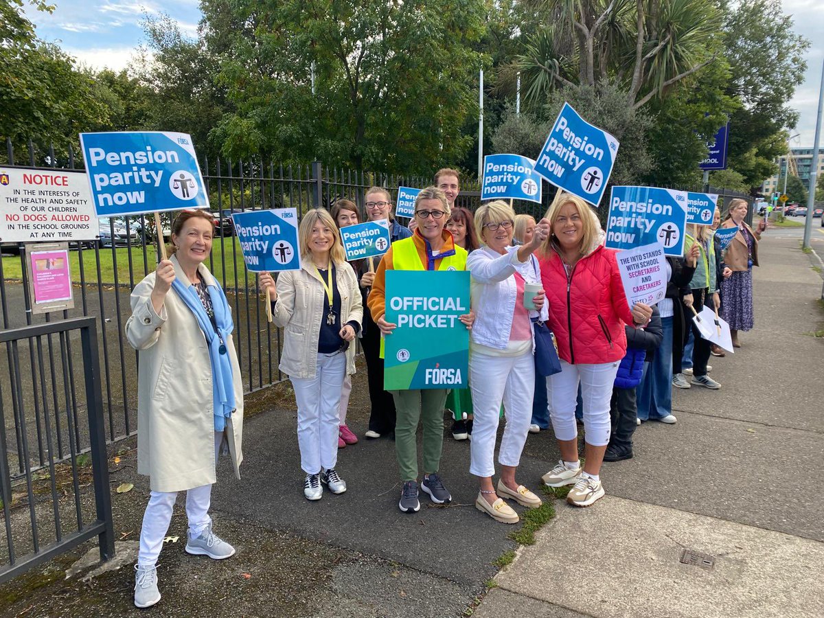 of_wedgewood's tweet image. Out in support of our wonderful and irreplaceable secretary Suzanne again today before school. The chairperson of our Board of Management joined us this morning