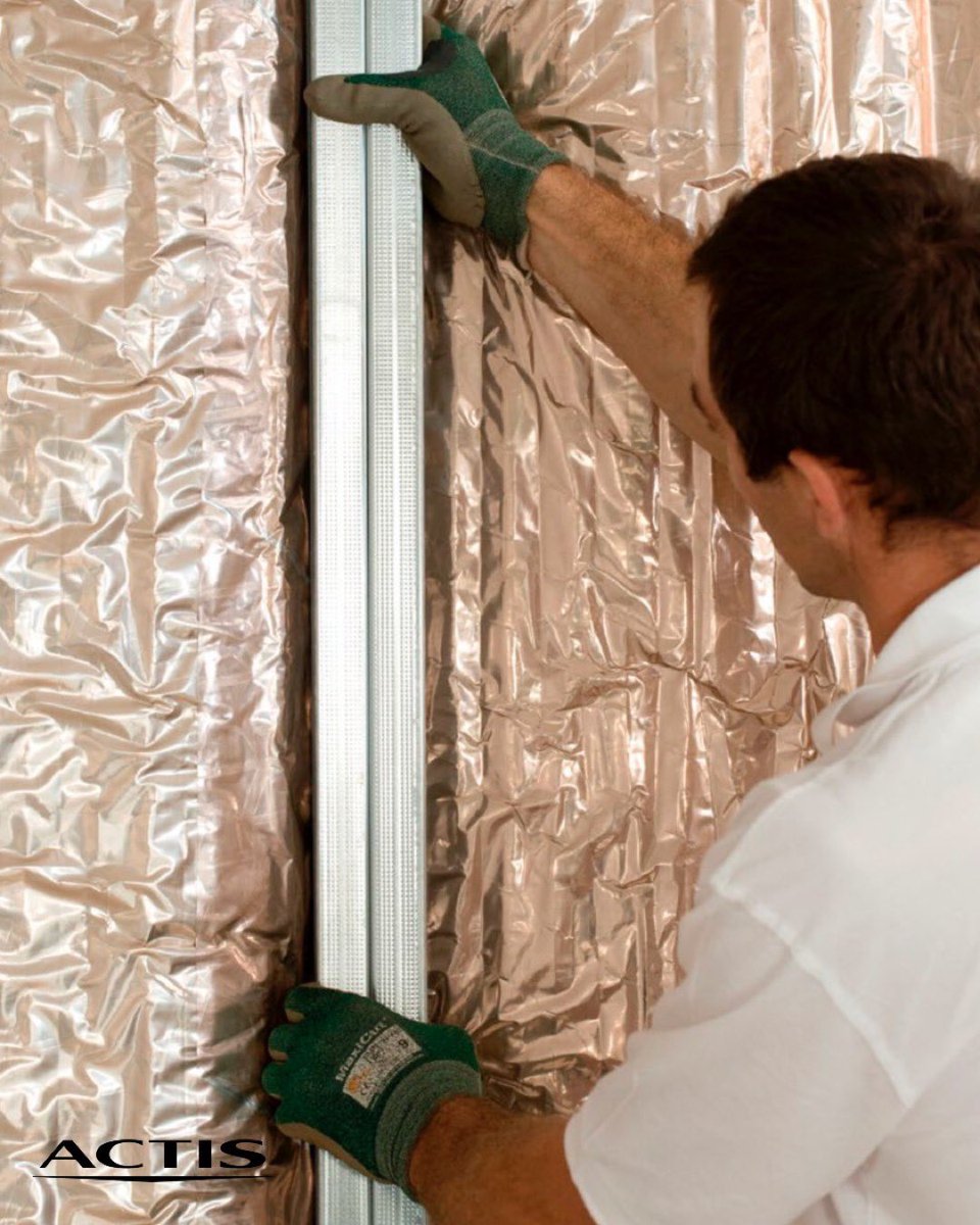 👷‍♂️ Hybris³¹ protege la salud de los instaladores:

✅ Sin polvo ni fibras volátiles
✅ Sin nanofibras ni sustancias químicas CMR
✅ No requiere mascarilla ni gafas

Ligero, limpio y cómodo de instalar.
👉 1 paquete = 9,5 kg → 13 m² aislados

#ACTIS #Hybris31