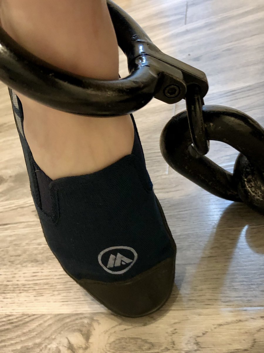 你不是舞者，你只是一个双脚被禁锢的罪犯 #脚镣 #镣铐 #罪犯