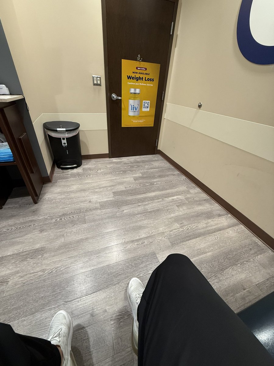 Blonde with white onclouds 
Blonde with white onclouds 
Blonde with white onclouds 
Blonde with white onclouds