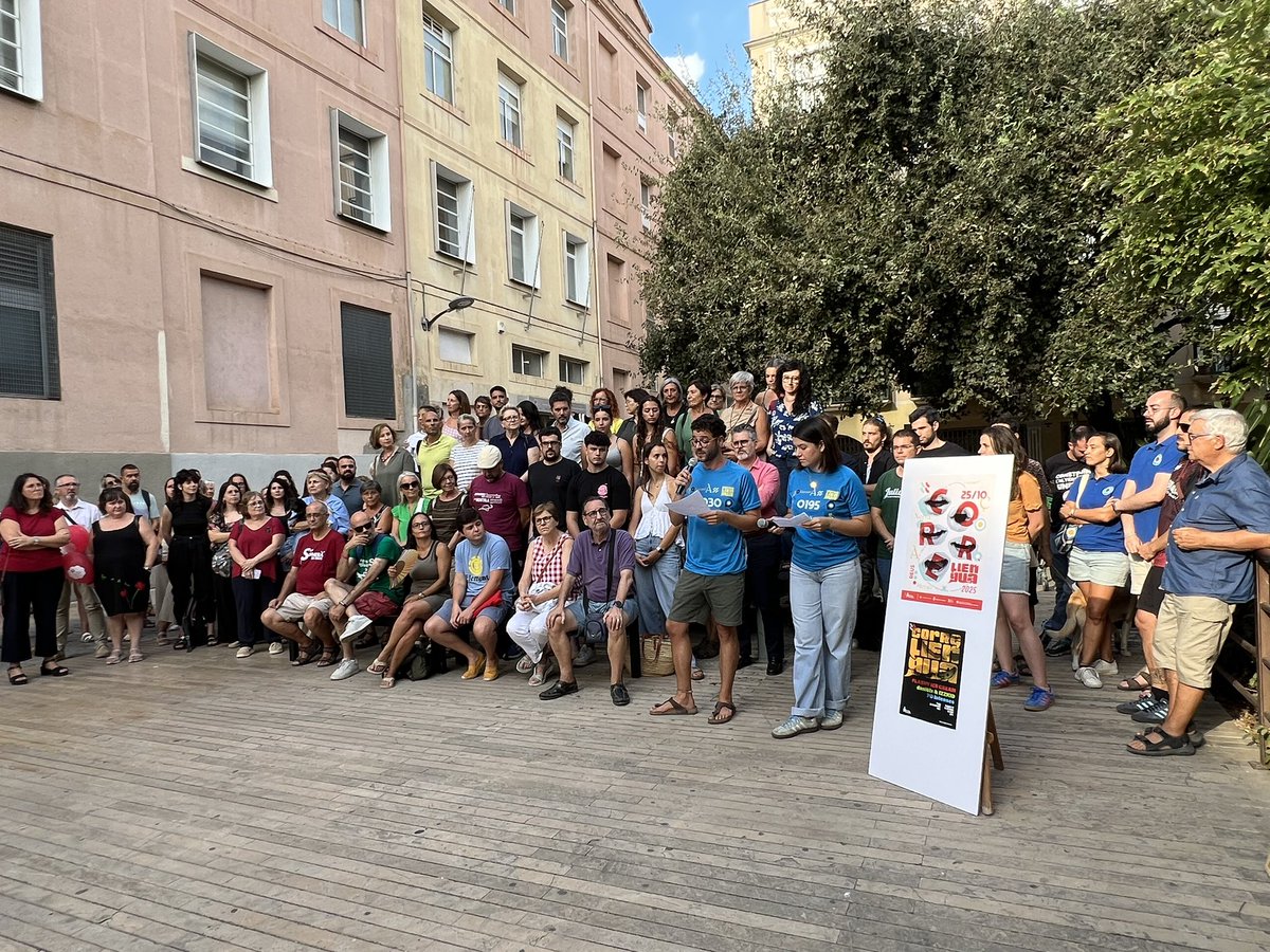 Presentem el #CorrellenguaReus2025 amb representants de totes les entitats que hi donen suport.

#fescórrerlallengua