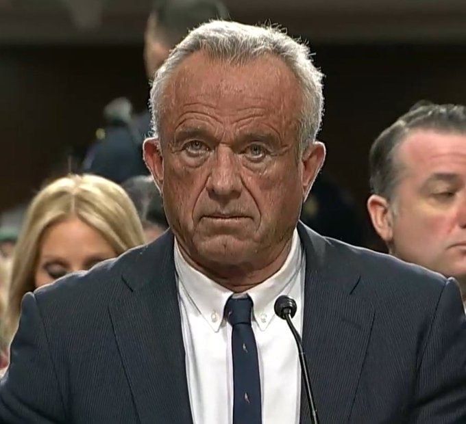 Tom Homan ๐บ๐ธ News (Commentary) (@homannews) on Twitter photo Do you stand with Robert F. Kennedy Jr ?
Yes or No ? Do you stand with Robert F. Kennedy Jr ?
Yes or No ?
