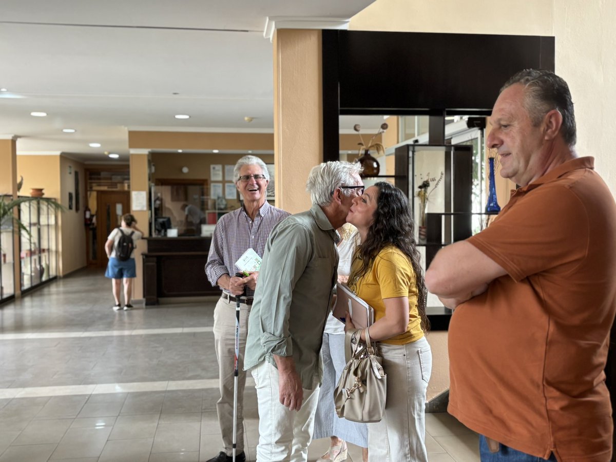 📍 Estamos esta tarde en Cortegana #Huelva en la jornada #AgroConectaOVA donde hablaremos de relevo generacional en la agricultura y ganadería andaluza y de la Lengua Azul y la estrategia vacunal del ganado.

Presentamos la Oficina Virtual Agraria de Andalucía de <a href="/AndaluciaJunta/">Junta de Andalucía</a>
