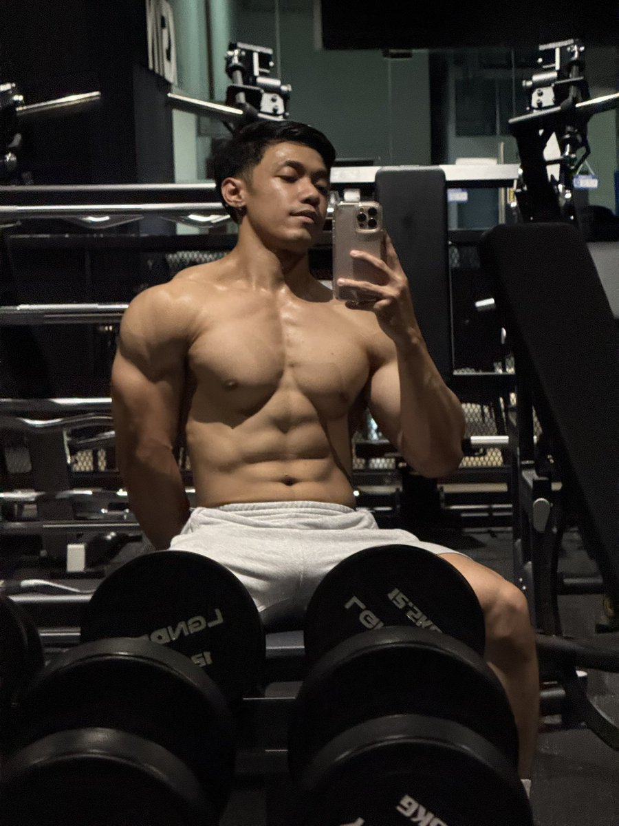 Another chest day done. 😮‍💨👌🏻