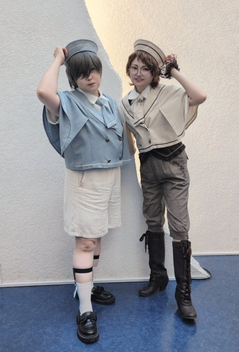 v_choco_holic_v's tweet photo. #マリンアカデミア登校日

⋆⸜ 少年装仲間 ⸝⋆👨‍🎓
先輩後輩ぽいのかわちすぎたー🩵🤎

少年装でも色やコーデでそれぞれ個性出るの凄い✨
なんかこう見ると私、青年装では…？🤣

@Mark_J_K_JN さん、
ありがとうございました♡
#マリンアカデミア #少年装 #青年装 https://t.co/KMpz2xkHdV