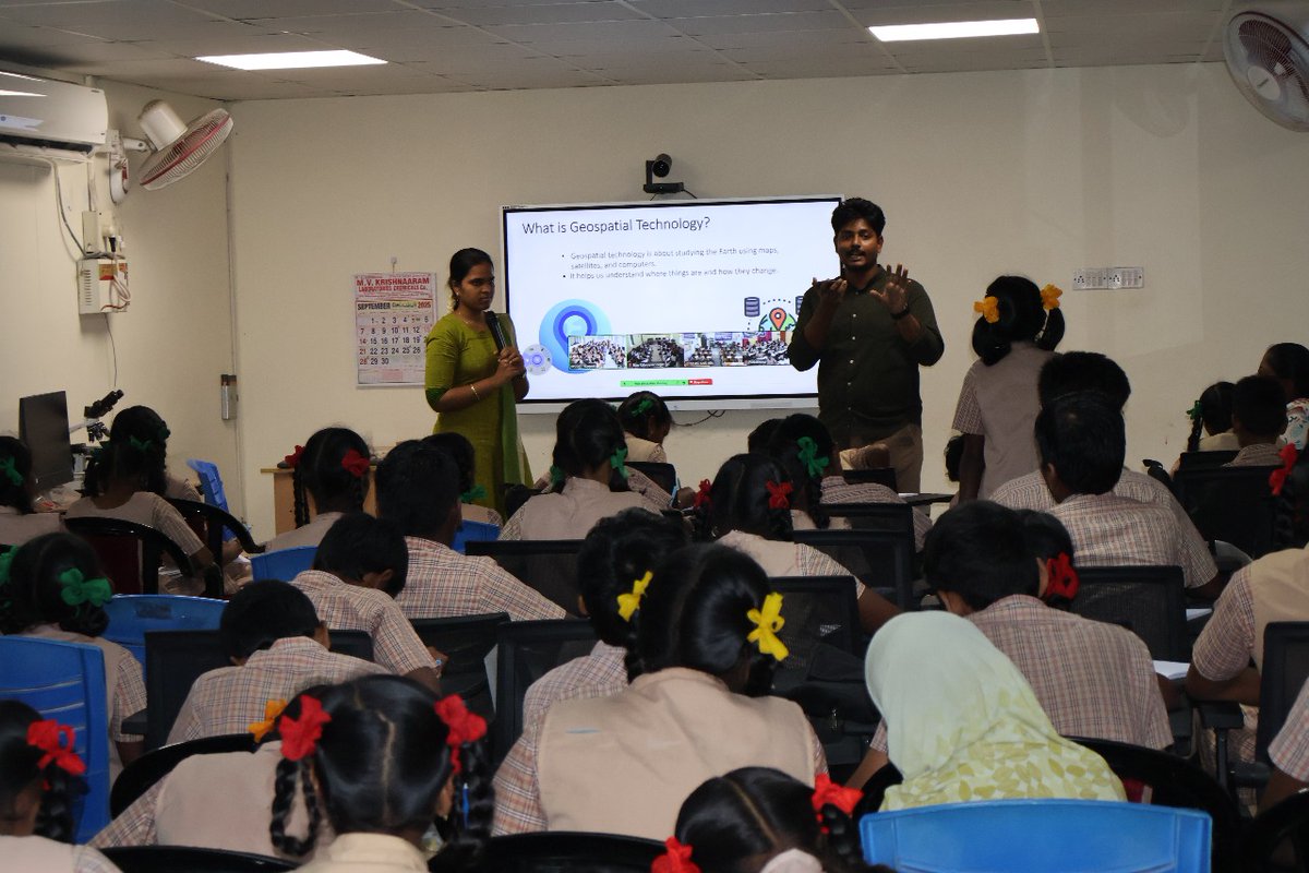 We recently delivered #AI and #GIS training to 300+ enthusiastic corporation students as part of our Every Child a Scientist science education programme across 5 locations - Chennai, Kolli Hills, Kalaignar Nagar, MGR Nagar, and Pudukkottai. 

The students got hands-on exposure to