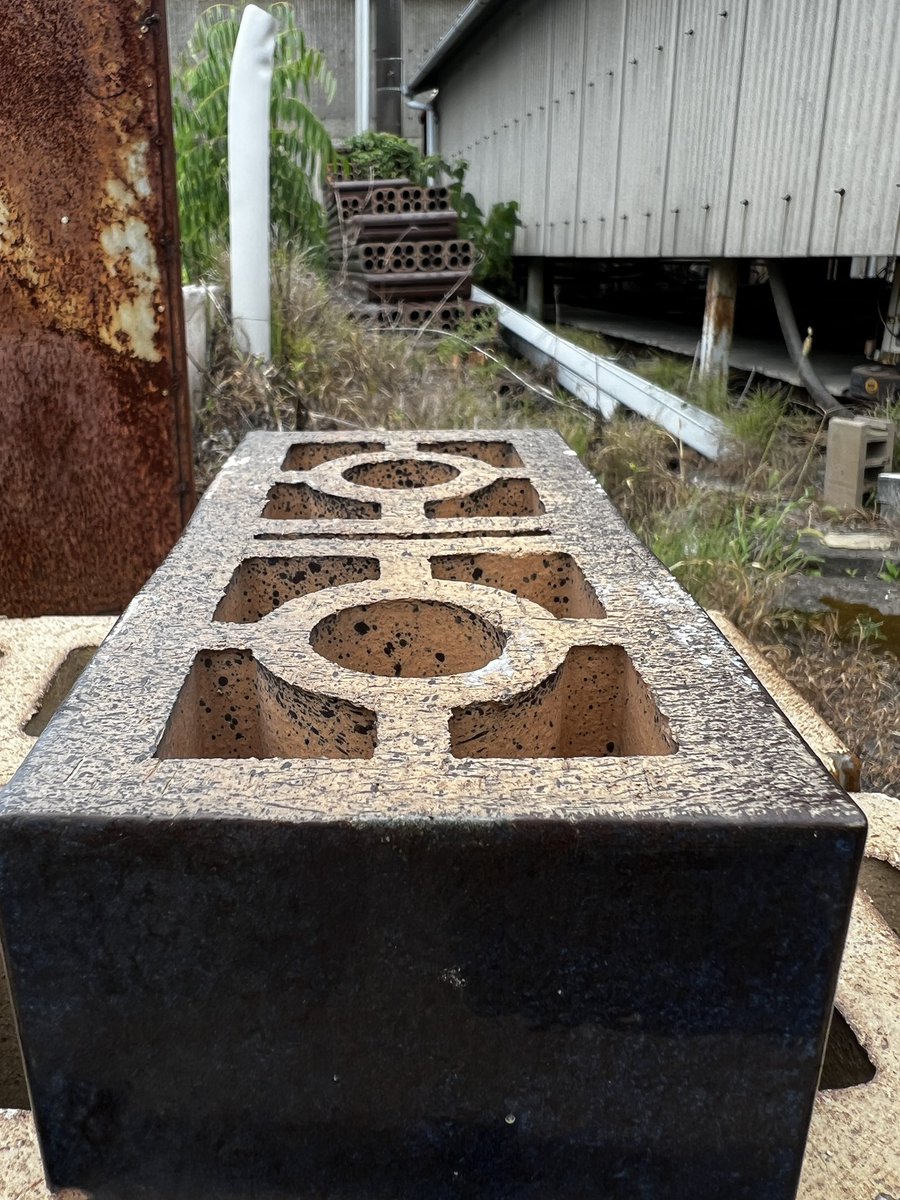 アルチザンとアーティストとマニファクチの狭間