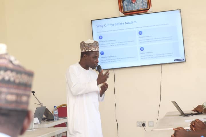 Buhari Abba tweet media