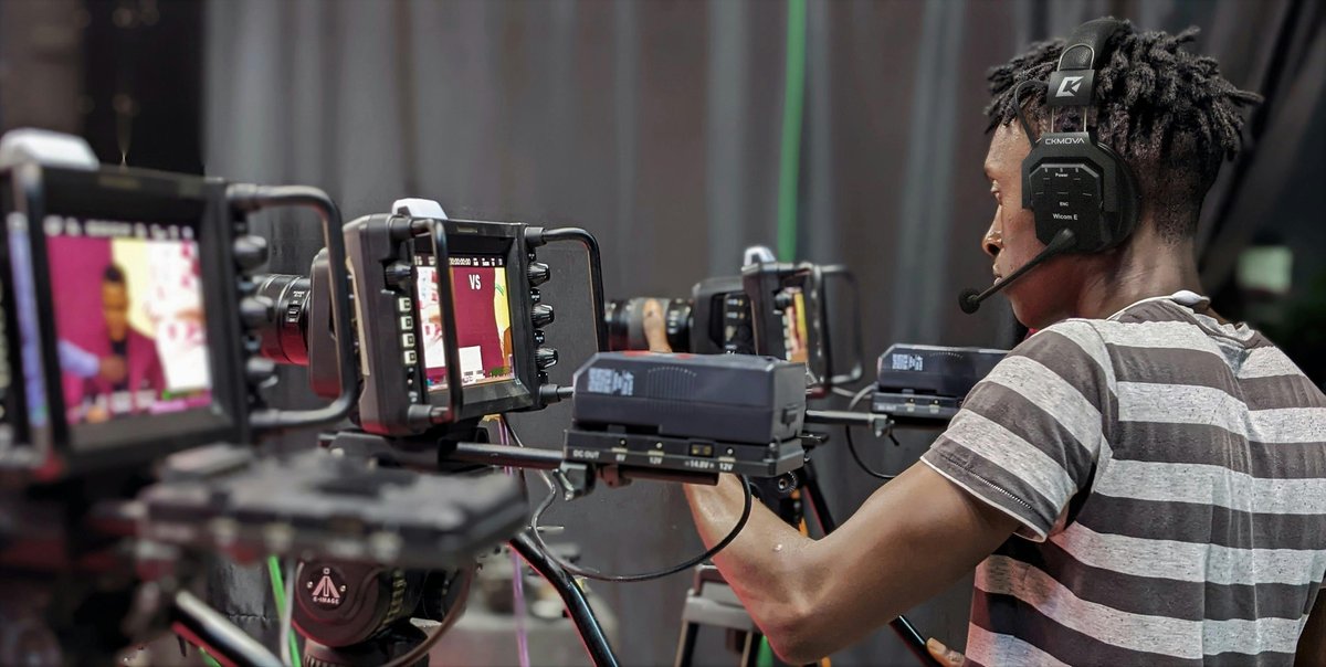 CKMOVA's tweet image. When the camera rolls, every second counts—and our #CKMOVA #wirelessintercomsystem #WicomE is the unsung hero!
No more yelling across sets or fumbling with wires; just crisp, instant communication that keeps our shots smooth and on schedule.