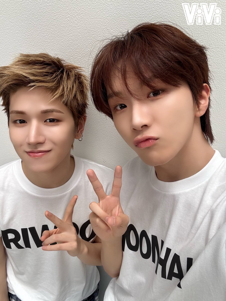vivi_magazine's tweet photo. ✦📷#びびレポ by BND❻✦

ViVi10月号 #BOYNEXTDOOR の撮影現場ふりかえり(byメンバー)は本日がラスト！😢

【6回目の担当は #WOONHAK】

撮影の感想など
本人コメントは引用RPへ💌

 🖤ネット購入
https://t.co/t9ESLe3P4G
@BOYNEXTDOOR_JP 

↓メンバーたちとぱしゃり✌️🫰 https://t.co/wUA1P4uDYP
